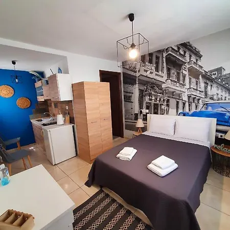 Retro Studio Apartment Volos